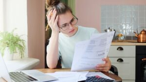 The Claims Experts debt and help image